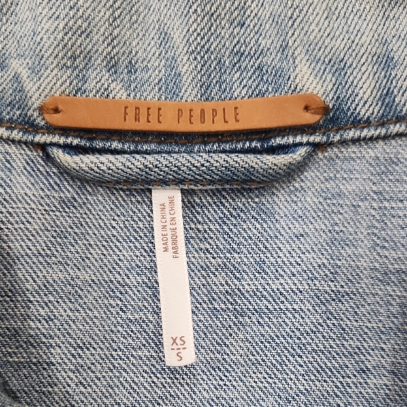 Free People Light Blue Jean Jacket - Picture 8 of 9